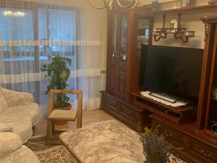 Apartament cu 4 camere decomandat în Burdujeni