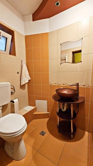 Apartament cu 3 camere în Răcădău