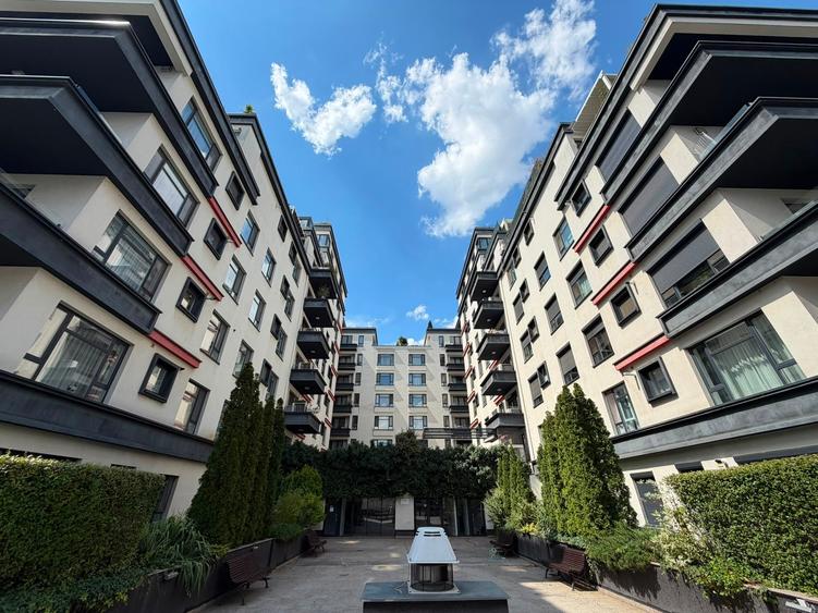 Apartament cu 3 camere semidecomandat în Floreasca