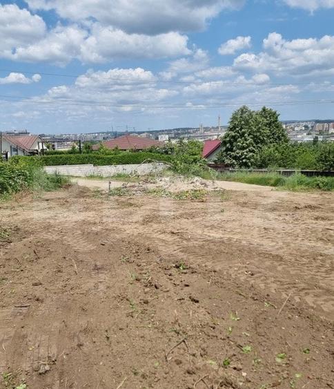 Teren Construcții intravilan de 719 mp, în Bucium