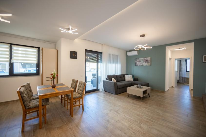 Apartament cu 2 camere semidecomandat în Dumbrăvița