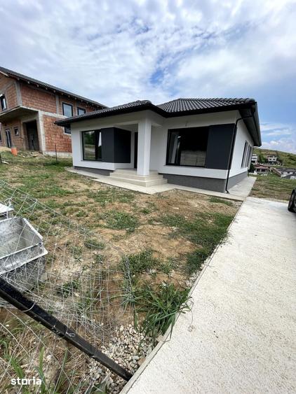 Casă cu 4 camere cu Teren 750 Mp în Paleu