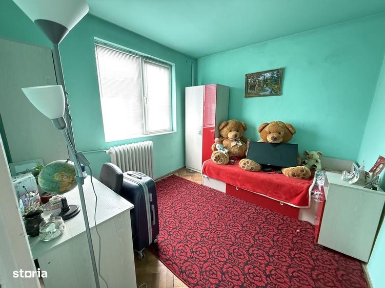 Apartament cu 3 camere semidecomandat în Central