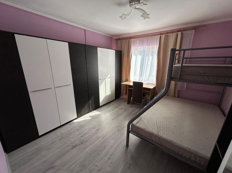 Apartament cu 3 camere decomandat în Iosia