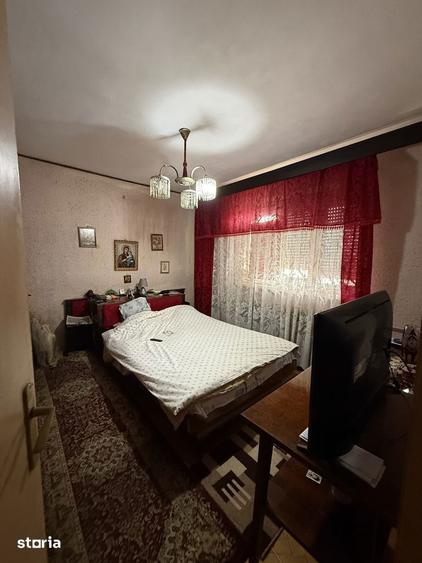 Apartament cu 3 camere decomandat în Calea București