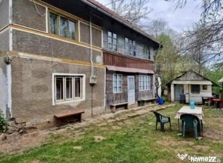 Casă cu 3 camere cu Teren 1200 Mp în Central