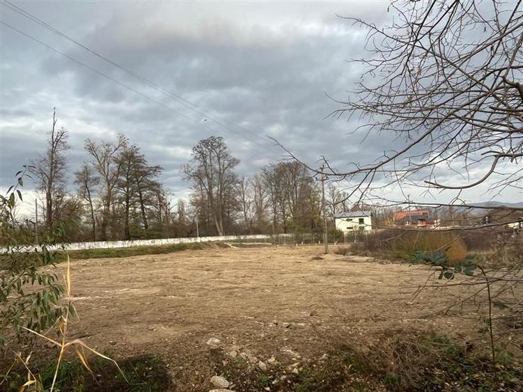 Teren Construcții intravilan de 3150 mp, în Exterior Sud
