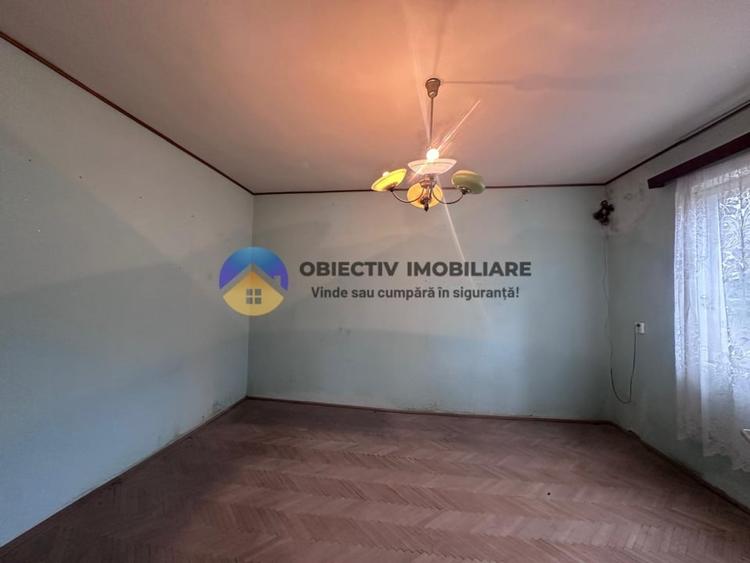 Casă cu 3 camere cu Canalizare în Central