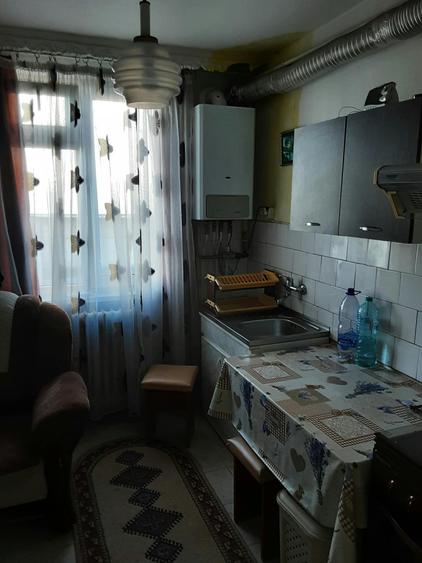 Apartament cu 3 camere decomandat în Mărăței
