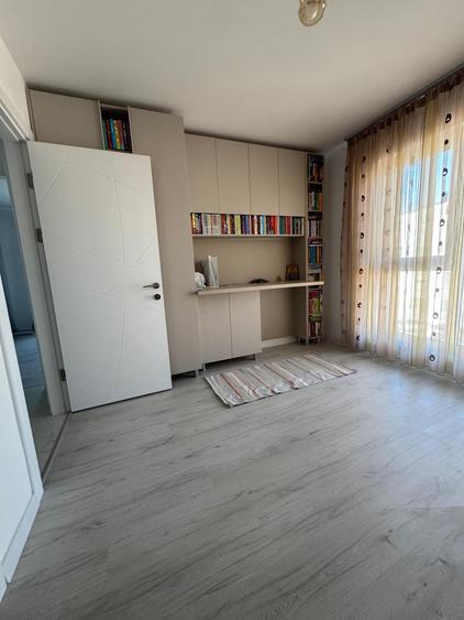 Apartament cu 3 camere decomandat în 1 Decembrie 1918