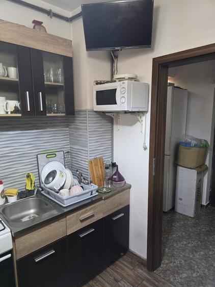 Apartament cu 3 camere decomandat în Berceni