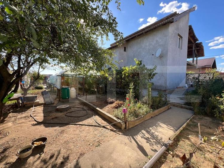 Casă individuală cu 5 camere cu Canalizare în Popoveni