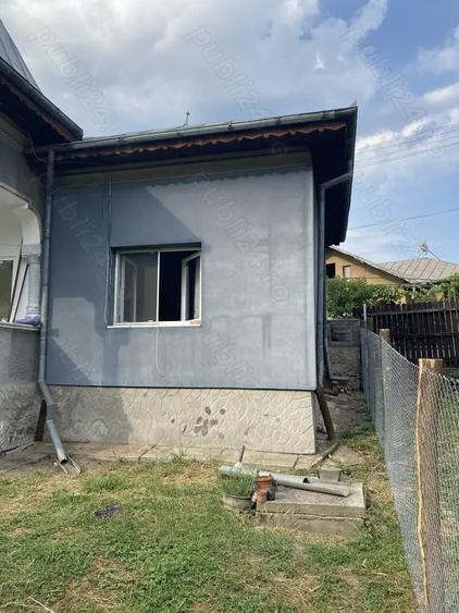 Casă cu 3 camere în Brănești
