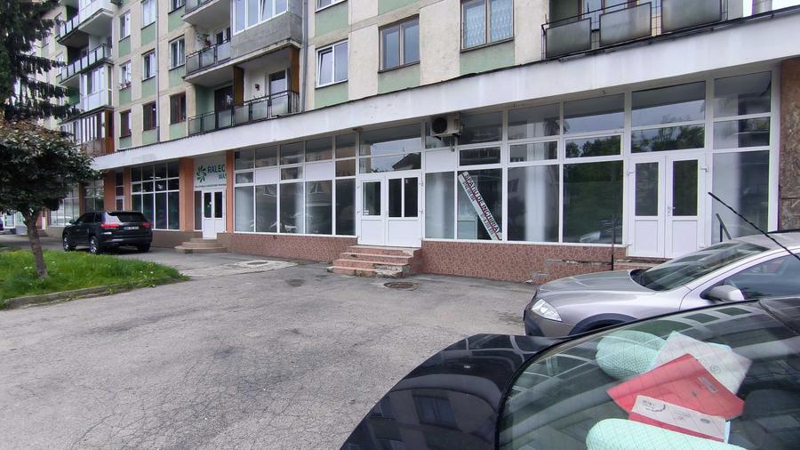 Spațiu comercial, de 200 mp, în Exterior Vest