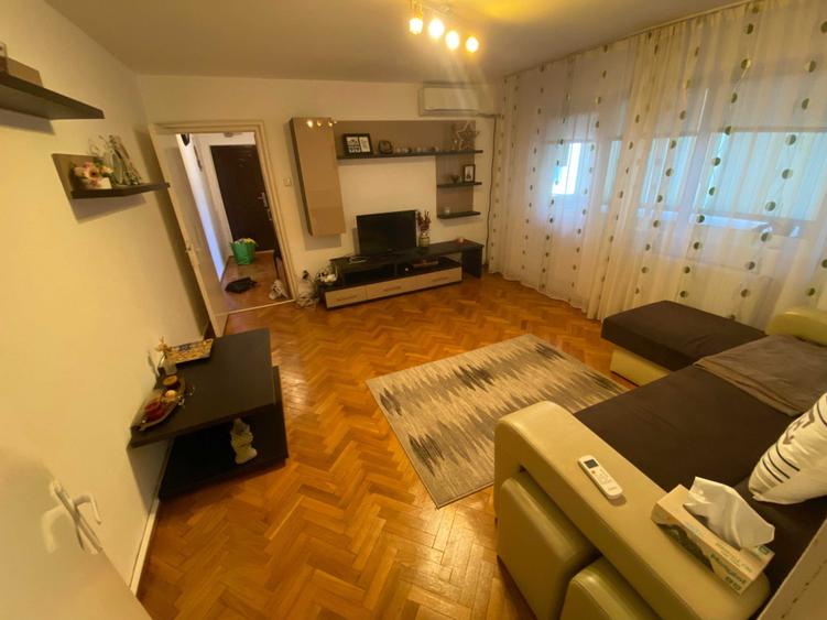 Apartament cu 2 camere semidecomandat în Lidia