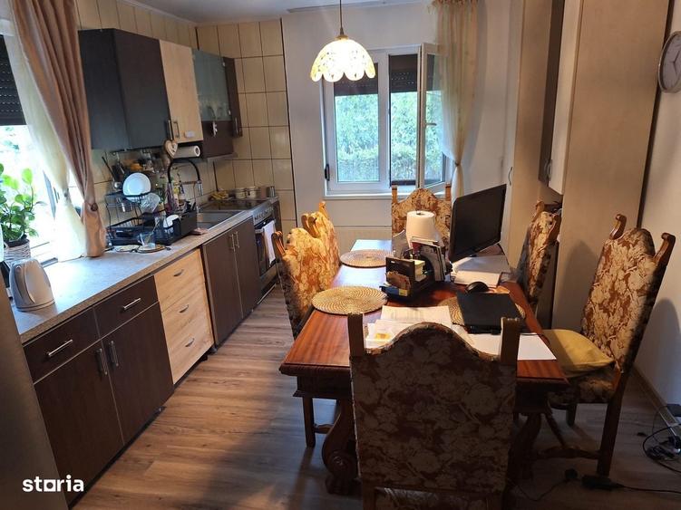 Casă cu 3 camere în Central