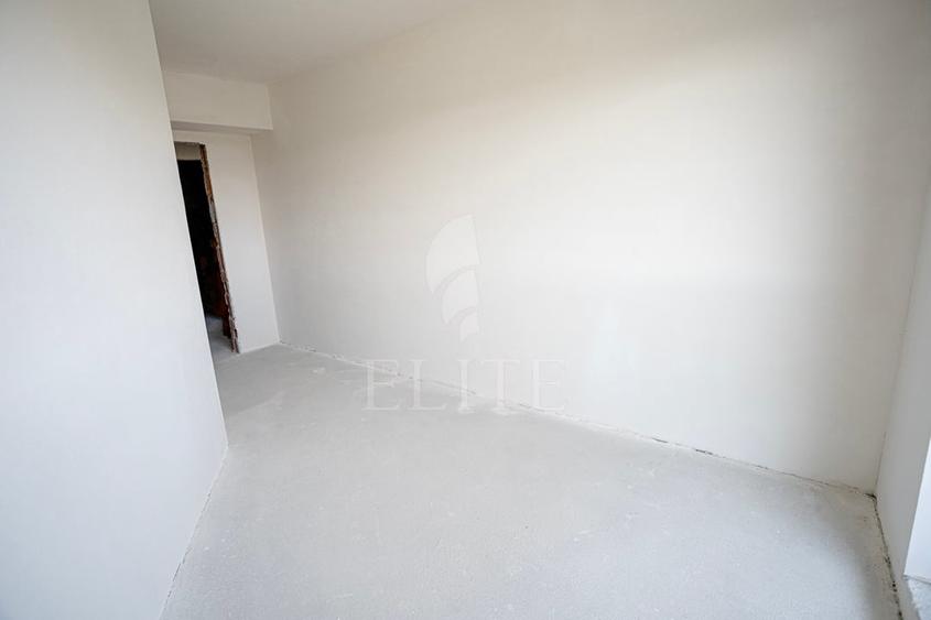 Apartament cu 4 camere semidecomandat în Zorilor