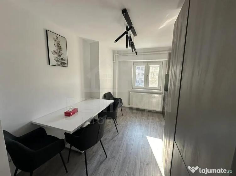 Apartament cu 4 camere decomandat în Ultracentral