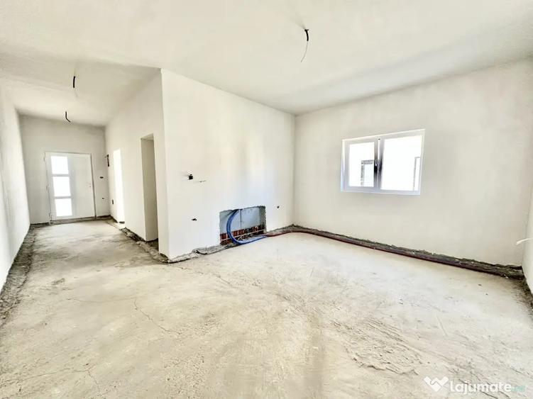 Casă cu 3 camere cu Teren 309 Mp în Moșnița Veche