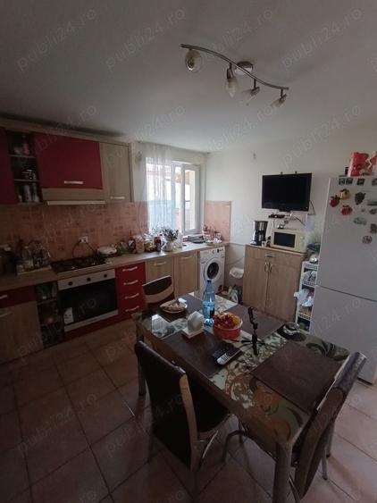 Casă cu 5 camere în Hunedoara