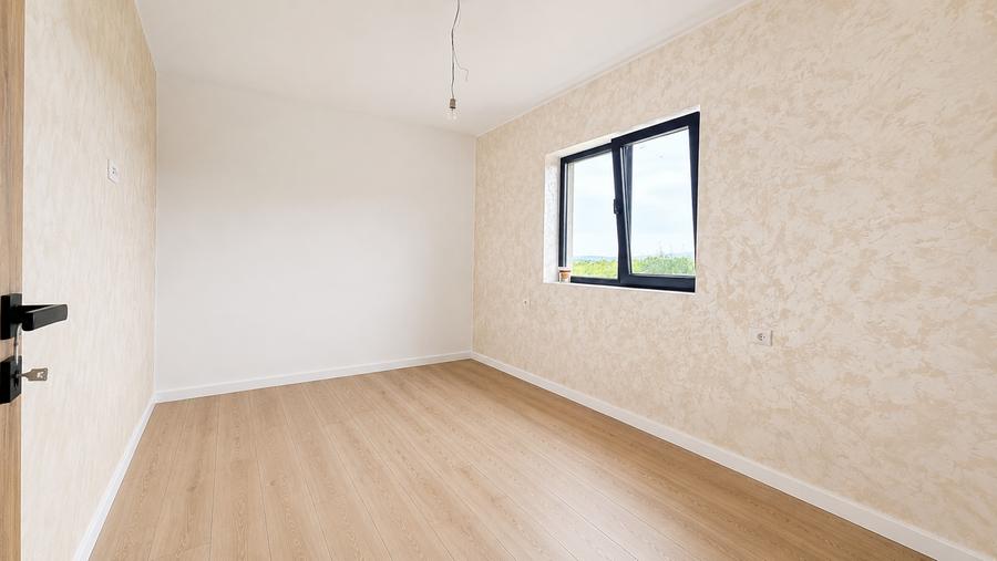Casă individuală cu 3 camere cu Teren 400 Mp în Miroslava
