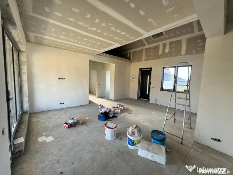 Casă cu 4 camere cu Teren 475 Mp în Mocira