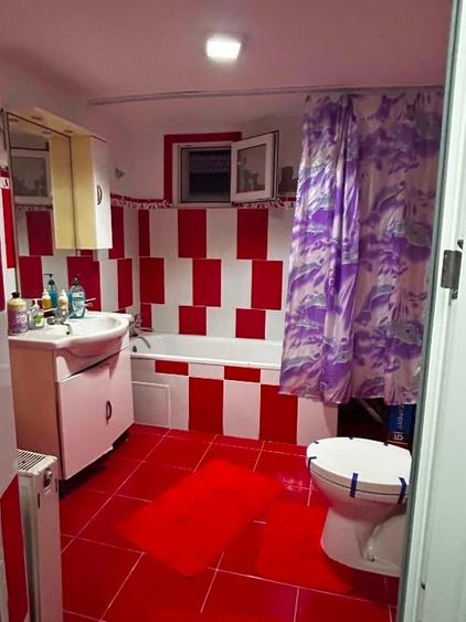 Casă cu 4 camere cu Teren 1000 Mp în Central