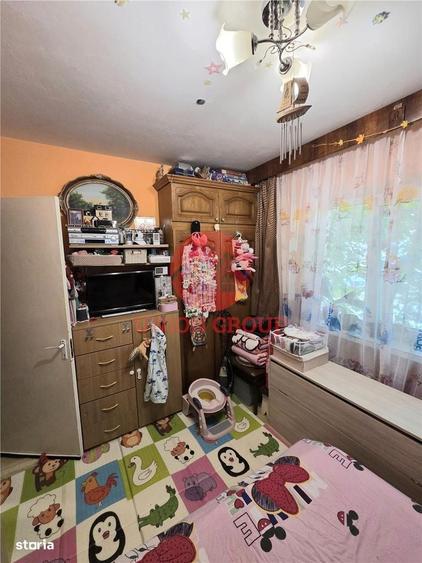 Apartament cu 3 camere decomandat în Est