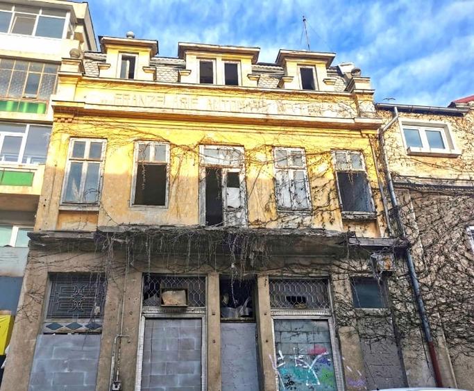 Casă individuală cu 5 camere cu Teren 276 Mp în Central