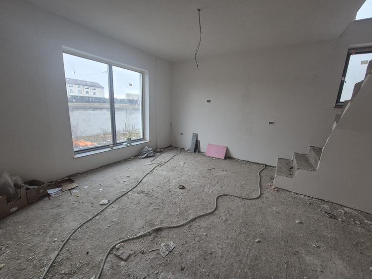 Duplex cu 3 camere cu Teren 250 Mp în Moara