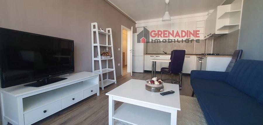 Apartament cu 2 camere decomandat în Tractorul