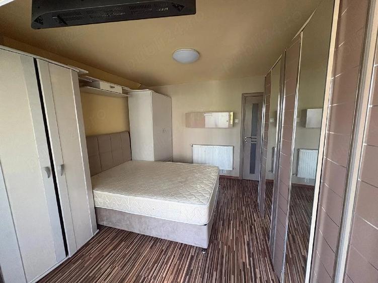 Apartament cu 3 camere decomandat în Între Lacuri