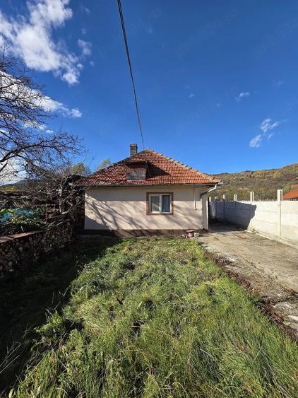 Casă cu Teren 951 Mp în Cimpa
