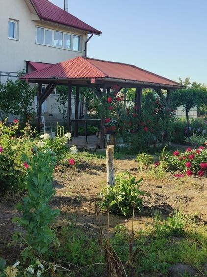 Casă cu 4 camere în Floroaica