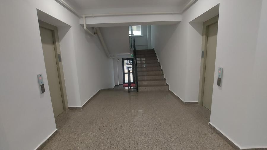 Apartament cu 2 camere decomandat în Sud-Vest