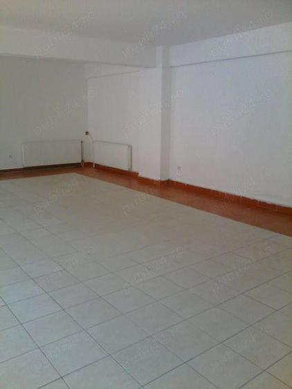 Spațiu comercial, de 92 mp, în Central