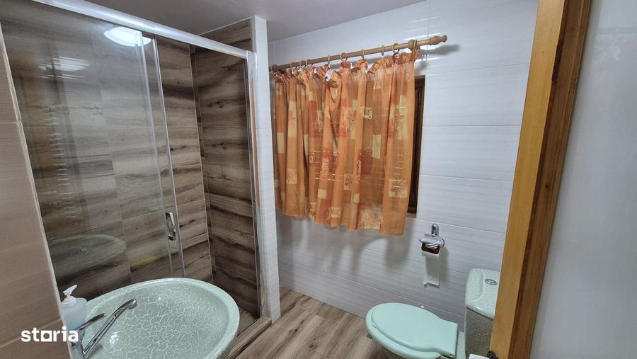 Spațiu comercial, de 280 mp, în Dăești