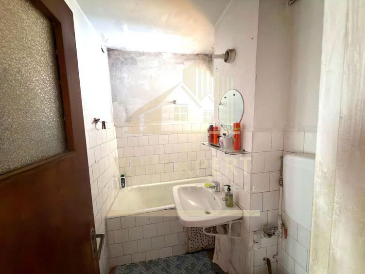 Apartament cu 3 camere semidecomandat în Central