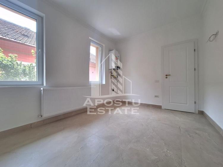 Apartament cu 2 camere decomandat în Intim