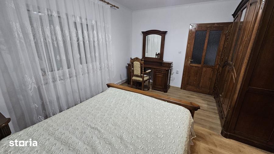 Casă cu 4 camere cu Teren 500 Mp în Iosia