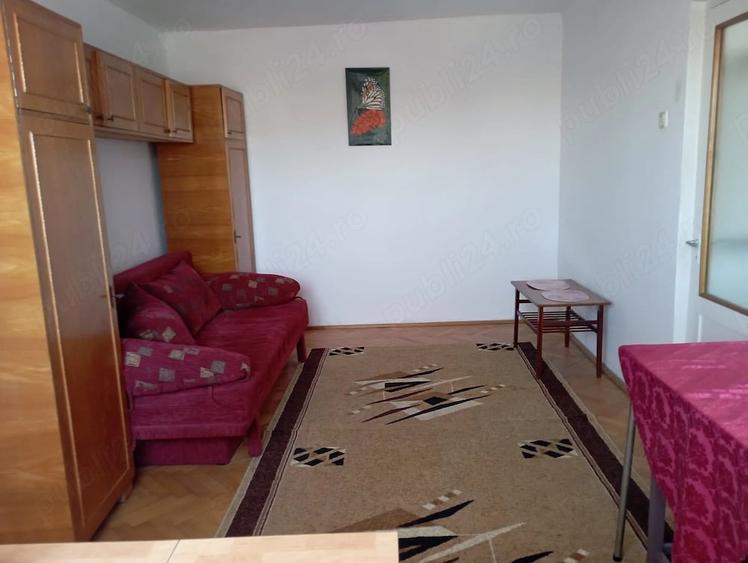 Garsonieră decomandată în Central