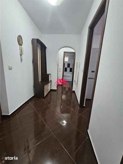 Apartament cu 2 camere decomandat în Republicii