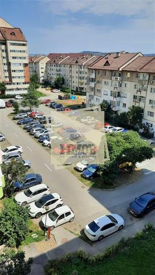 Apartament cu 3 camere decomandat, mobilat în Terezian