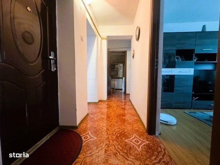 Apartament cu 4 camere decomandat în Drăgănești-Olt