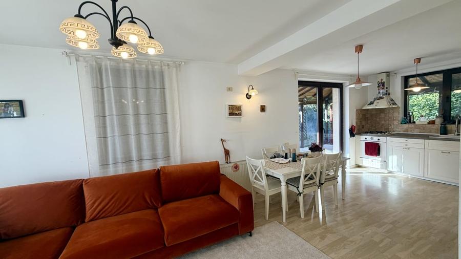 Casă individuală cu 6 camere cu Teren 535 Mp în Tunari