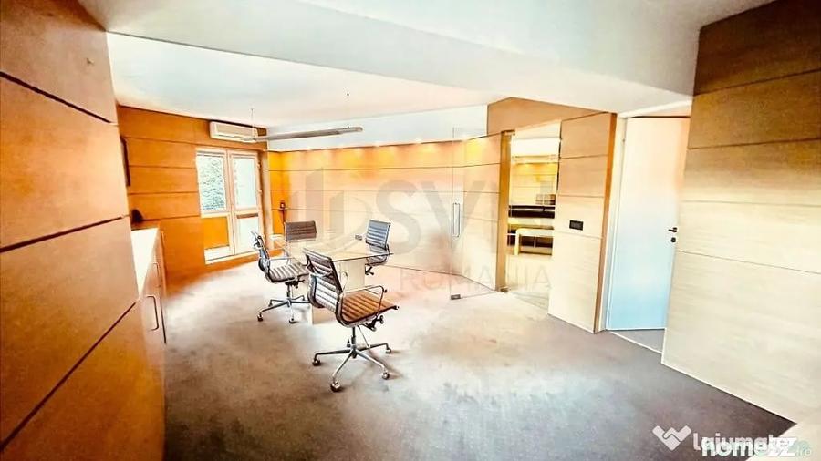 Apartament cu 5 camere semidecomandat în Romană
