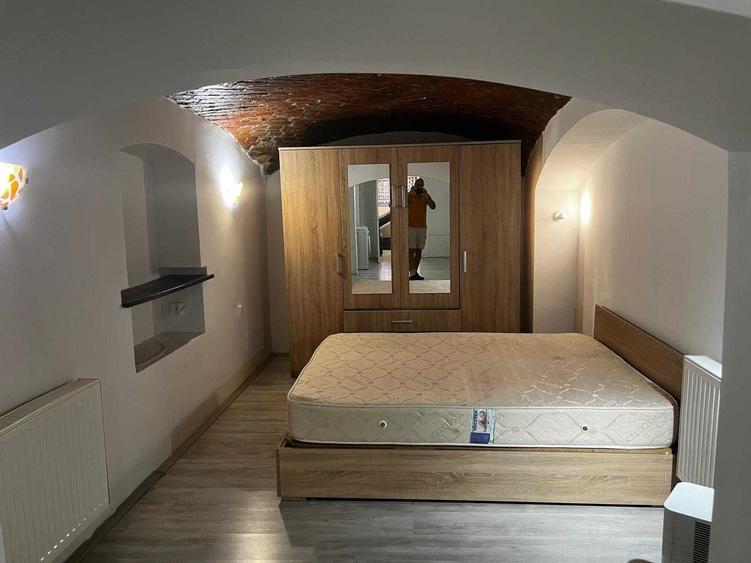 Apartament de inchiriat central cu parcare inclusa - 2