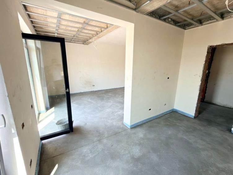 Duplex cu 4 camere cu Canalizare în Dumbrăvița