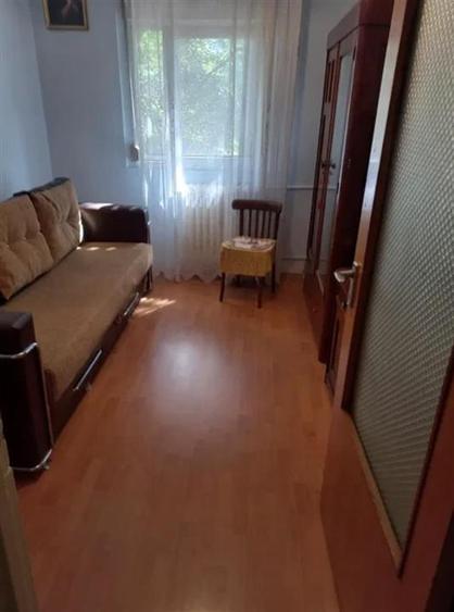 Apartament cu 3 camere semidecomandat, mobilat în Brâncoveanu