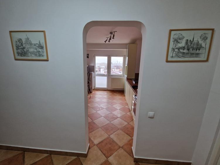 Piata Alba Iulia, Bd. Burebista - 18